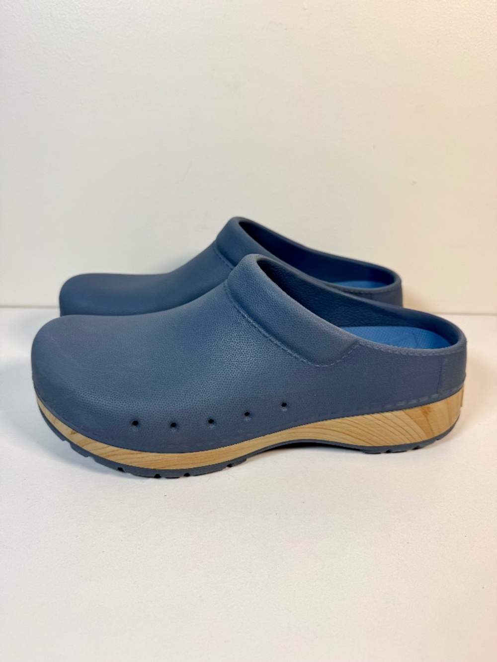 Dansko Kane Molded EVA Slip On Mule Clogs Blue Faux Wood Grain | Size 38